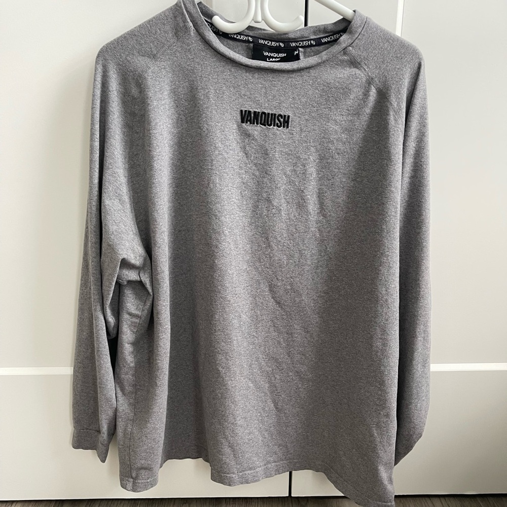 Vanquish Men's Long Sleeve Gray Tee